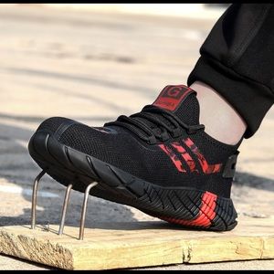 Safety shoes for work and for man and very comfortable with steel toe shoe